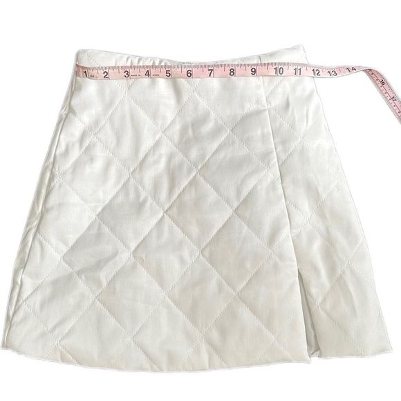 White Quilted Mini Skirt | XSmall | Forever 21 - Picture 9 of 9